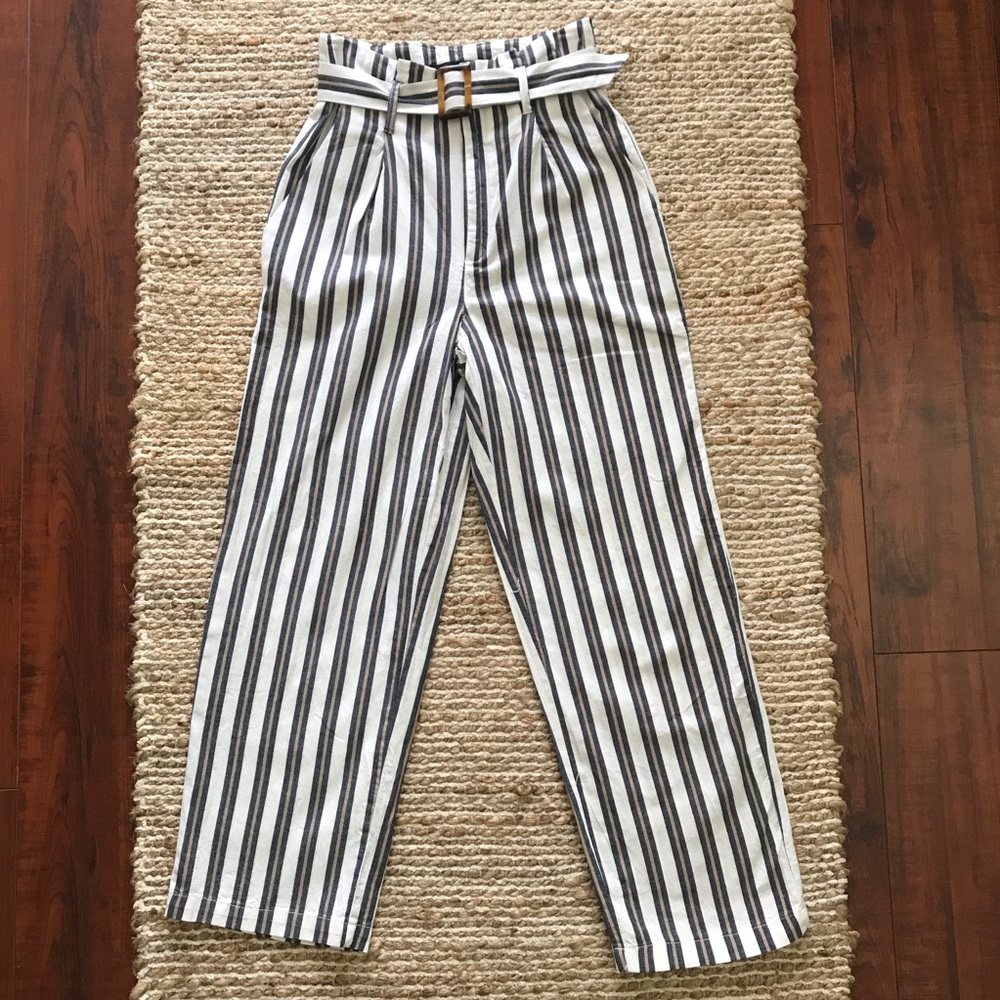 Romeo Juliet Striped Tie Waist Crop Pants